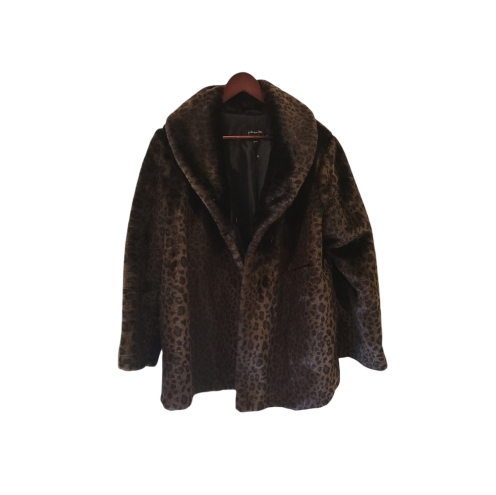 Jules + James boutique faux fur coat- size XL